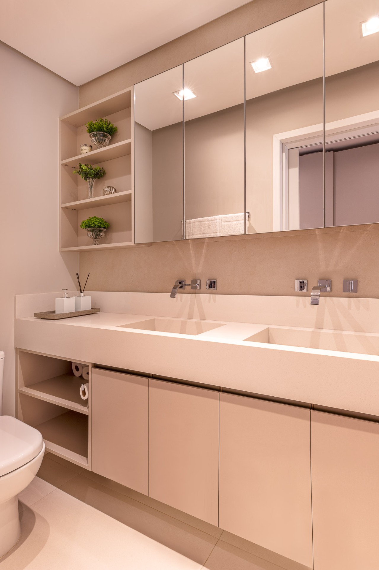 Lavabo com bancada esculpida